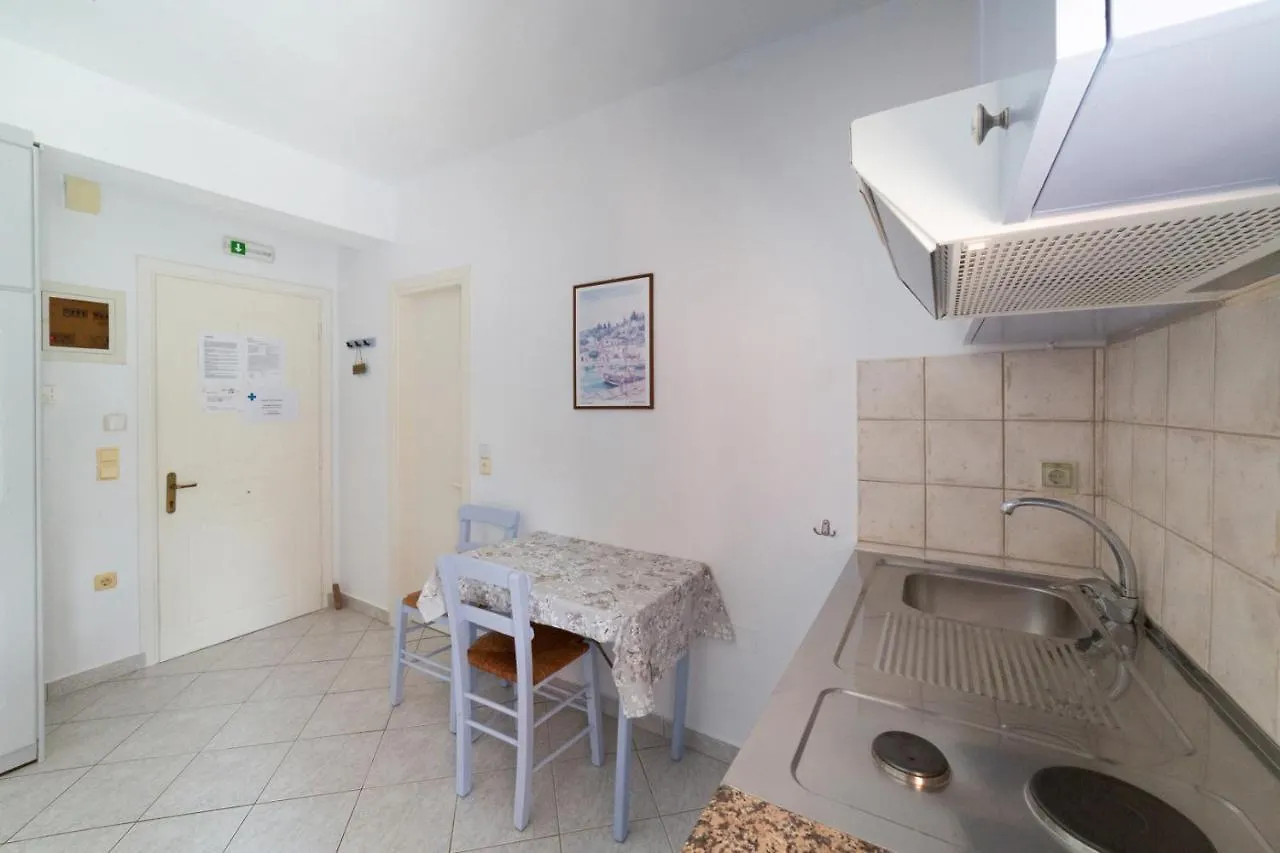 Natassa Apartments Agia Efimia 0*,